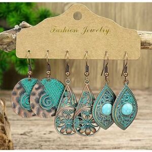 NWT Fashion Jewelry 3 Pairs Of Geometrical
Turquoise Dangling Copper Earrings